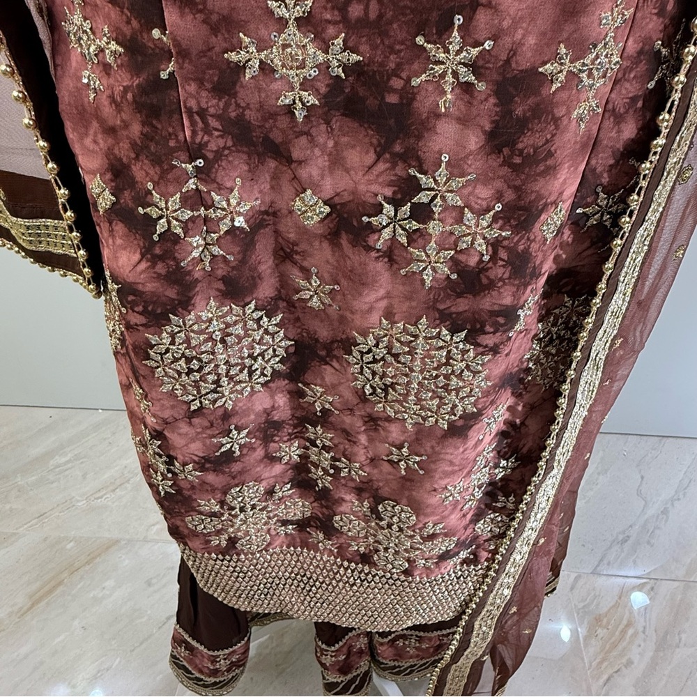 β¨ Lavish Brown & Gold Embellished Party Suit β New, Never Worn (3-Piece) Plazzo - Picture 8 of 14